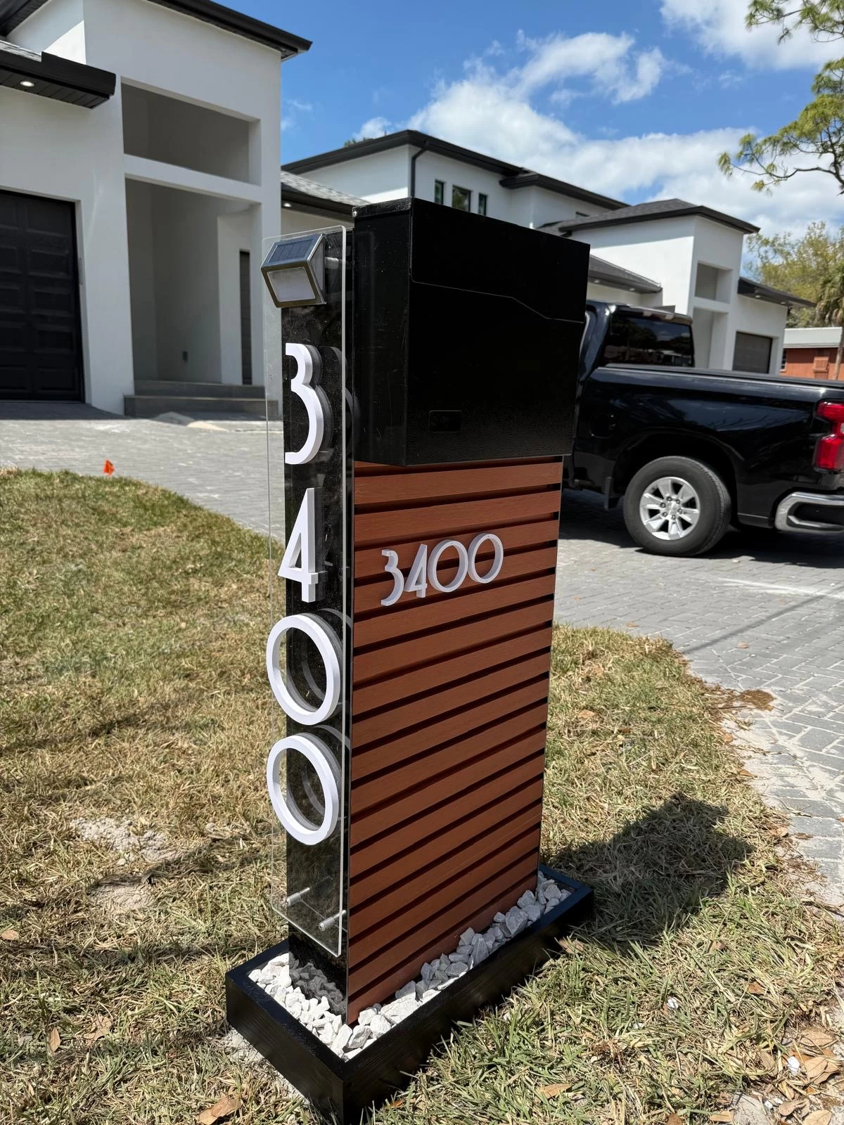 Wood Accent Mailbox